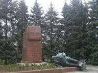 ЛНР заберет снесенные Украиной советские памятники, но только вместе с территориями, — Плотницкий