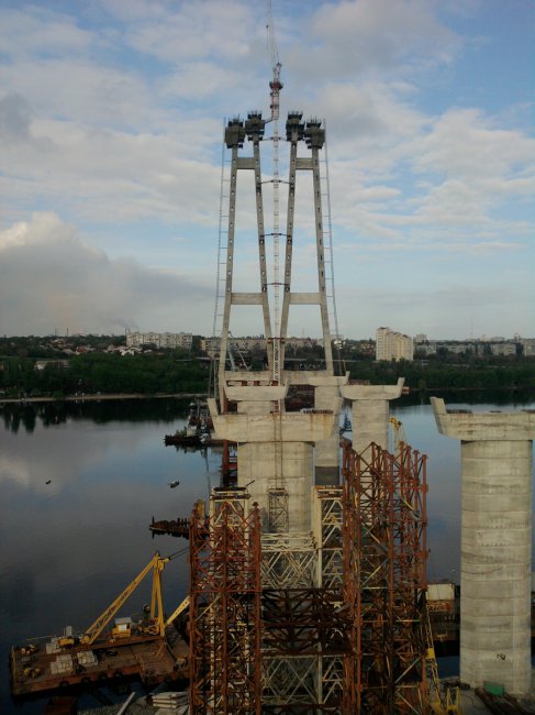 Запорожские мосты достроят лишь к 2025 году. И то - вряд ли