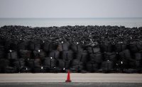 Сотни контейнеров с загрязнённой почвой из Фукусимы унесло в результате наводнений