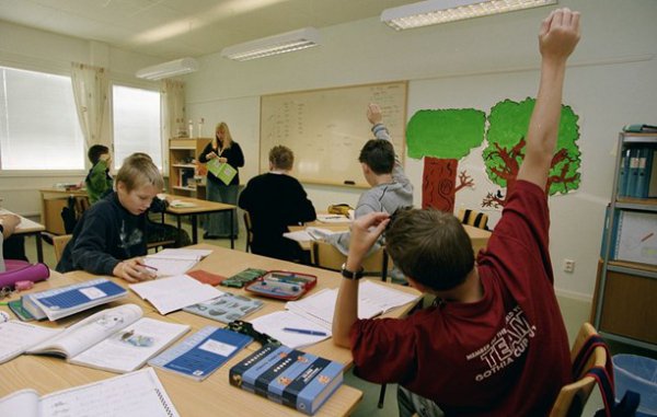 В одной из школ Швеции детей попросили написать предсмертные записки