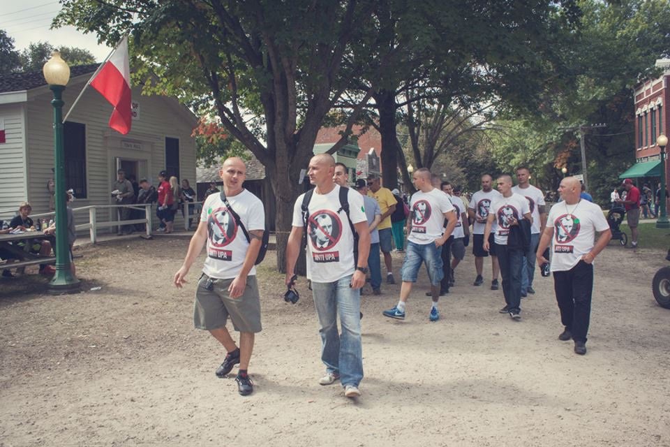 В Чикаго дети польских эмигрантов провели антибандеровскую акцию и вспомнили преступления УПА на Волыни В Чикаго дети польских эмигрантов провели антибандеровскую акцию и вспомнили преступления УПА на Волыни