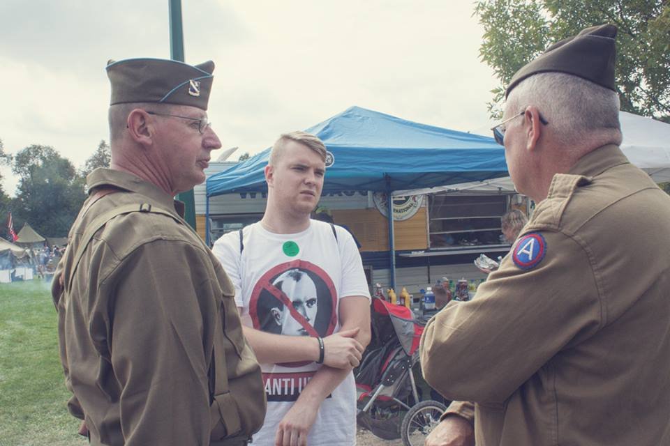 В Чикаго дети польских эмигрантов провели антибандеровскую акцию и вспомнили преступления УПА на Волыни В Чикаго дети польских эмигрантов провели антибандеровскую акцию и вспомнили преступления УПА на Волыни