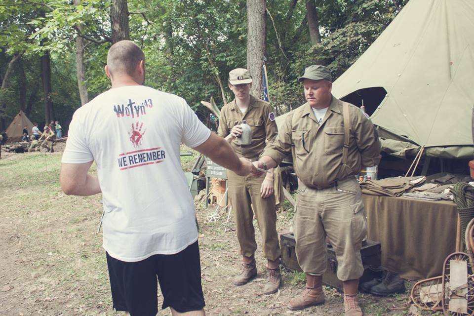 В Чикаго дети польских эмигрантов провели антибандеровскую акцию и вспомнили преступления УПА на Волыни В Чикаго дети польских эмигрантов провели антибандеровскую акцию и вспомнили преступления УПА на Волыни