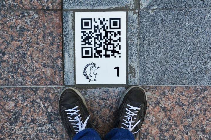 В Черновцах на улицах появились ежи-экскурсоводы В Черновцах на улицах появились ежи-экскурсоводы