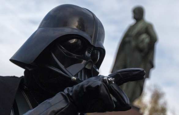 СМИ: в горсовет Одессы баллотируются 44 Дарта Вейдера СМИ: в горсовет Одессы баллотируются 44 Дарта Вейдера