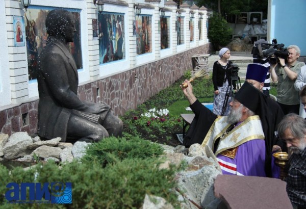 Стрелков, русские антикоммунисты и монархисты — третья сила на Донбассе?