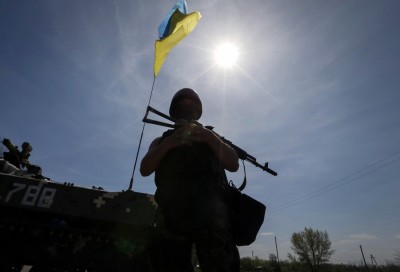 Оккупационная армия: украинские военные возвращаются домой с грузовиками награбленного у жителей Донбасса Оккупационная армия: украинские военные возвращаются домой с грузовиками награбленного у жителей Донбасса