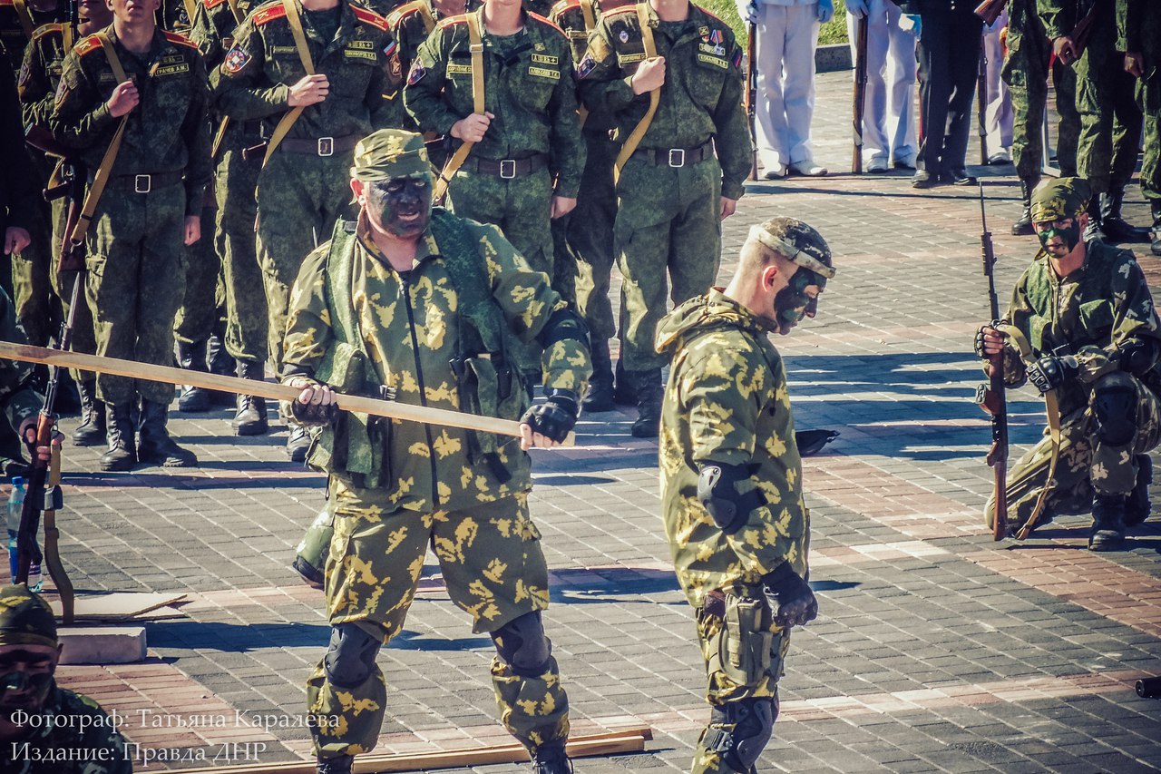 Присяга курсантов Донецкого военного училища Присяга курсантов Донецкого военного училища
