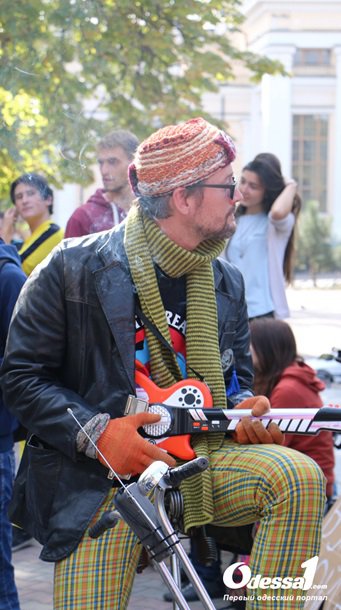 Вы еще нормальные? Тогда мы идем к Вам! В Одессе прошла "Монстрация"