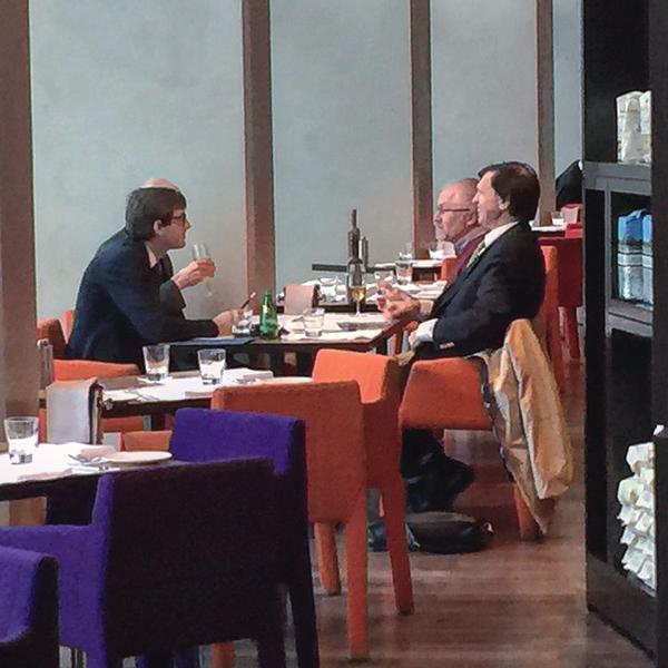 Национал-предатели РФ. Очередной оппозиционер попался на встрече с дипломатами США Национал-предатели РФ. Очередной оппозиционер попался на встрече с дипломатами США