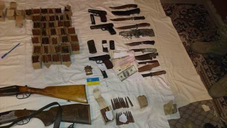 ХунтоСМИ: На Луганщине задержали пенсионера-правоохранителя, который работал на ГРУ РФ ХунтоСМИ: На Луганщине задержали пенсионера-правоохранителя, который работал на ГРУ РФ