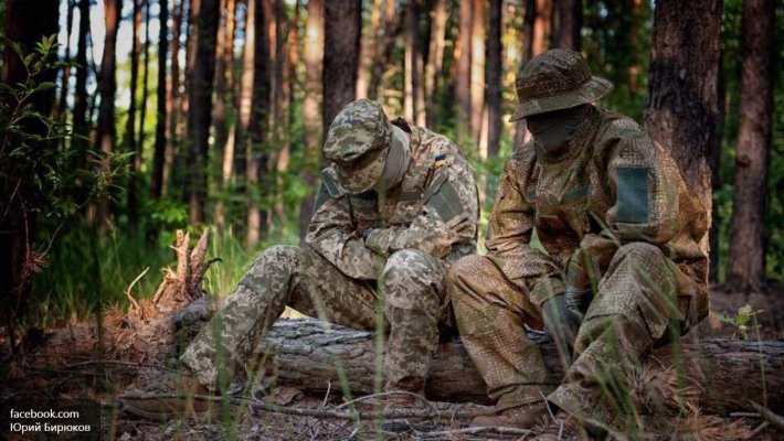 Более 15 тыс. силовиков-дезертиров гуляют по Украине с оружием в руках Более 15 тыс. силовиков-дезертиров гуляют по Украине с оружием в руках