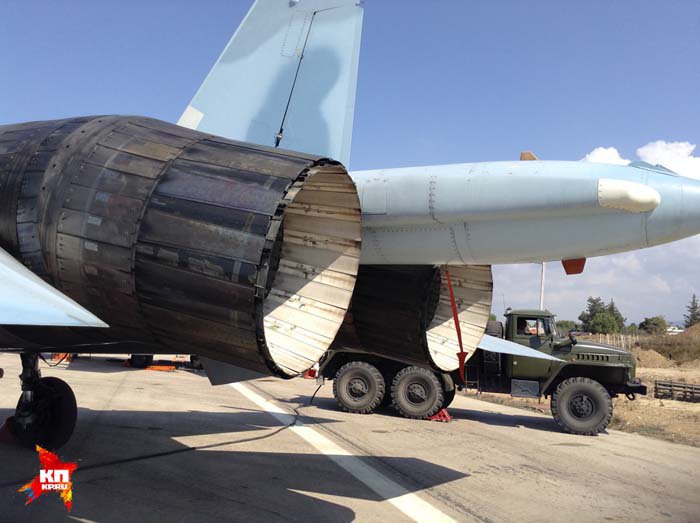 Военкоры «КП» из Сирии: «Российская авиабаза в Латакии - это выставка достижений военного хозяйства» Военкоры «КП» из Сирии: «Российская авиабаза в Латакии - это выставка достижений военного хозяйства»