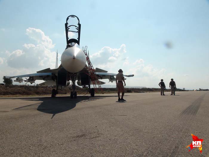Военкоры «КП» из Сирии: «Российская авиабаза в Латакии - это выставка достижений военного хозяйства» Военкоры «КП» из Сирии: «Российская авиабаза в Латакии - это выставка достижений военного хозяйства»