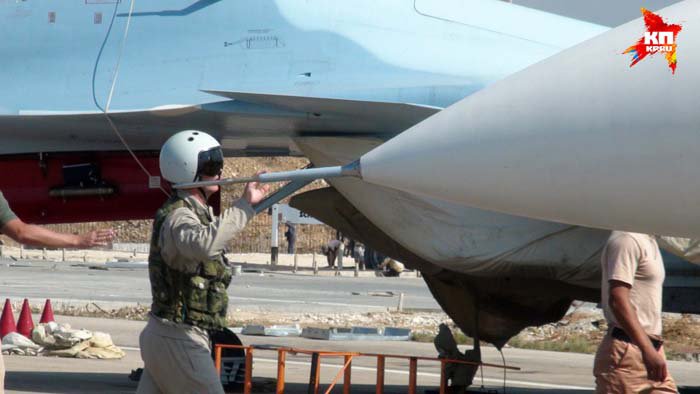 Военкоры «КП» из Сирии: «Российская авиабаза в Латакии - это выставка достижений военного хозяйства» Военкоры «КП» из Сирии: «Российская авиабаза в Латакии - это выставка достижений военного хозяйства»