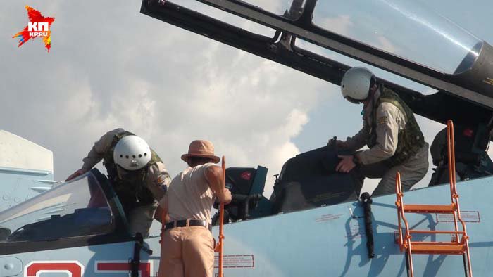 Военкоры «КП» из Сирии: «Российская авиабаза в Латакии - это выставка достижений военного хозяйства» Военкоры «КП» из Сирии: «Российская авиабаза в Латакии - это выставка достижений военного хозяйства»