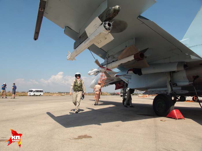 Военкоры «КП» из Сирии: «Российская авиабаза в Латакии - это выставка достижений военного хозяйства» Военкоры «КП» из Сирии: «Российская авиабаза в Латакии - это выставка достижений военного хозяйства»