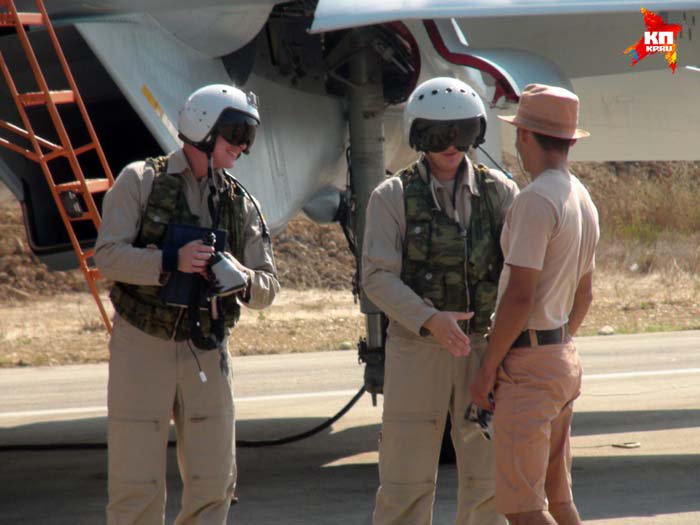 Военкоры «КП» из Сирии: «Российская авиабаза в Латакии - это выставка достижений военного хозяйства» Военкоры «КП» из Сирии: «Российская авиабаза в Латакии - это выставка достижений военного хозяйства»