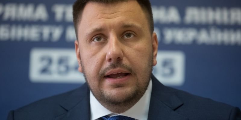 Украинский олигарх из окружения Януковича, бежав в Россию, снабжает топливом карателей Порошенко