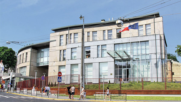 Взрыв во Львове произошел на территории генконсульства Польши Взрыв во Львове произошел на территории генконсульства Польши