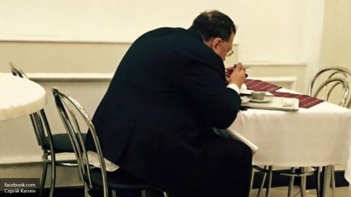 Толстосвин Херащенко намерен восстановить сеть тайных агентов Толстосвин Херащенко намерен восстановить сеть тайных агентов