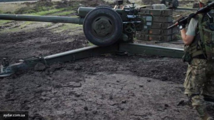 Украина начала отводить пушки от линии соприкосновения Украина начала отводить пушки от линии соприкосновения