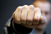 А мы ему по морде чайником, а надо было утюгом!