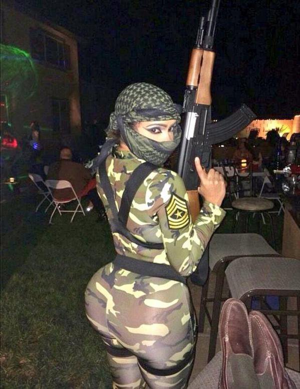 Злободневные костюмы на Хеллоуин