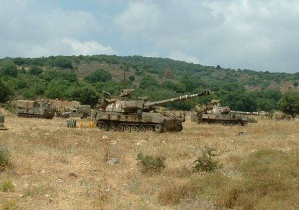 Израильская артиллерия обстреляла военные склады сирийской правительственной армии Израильская артиллерия обстреляла военные склады сирийской правительственной армии