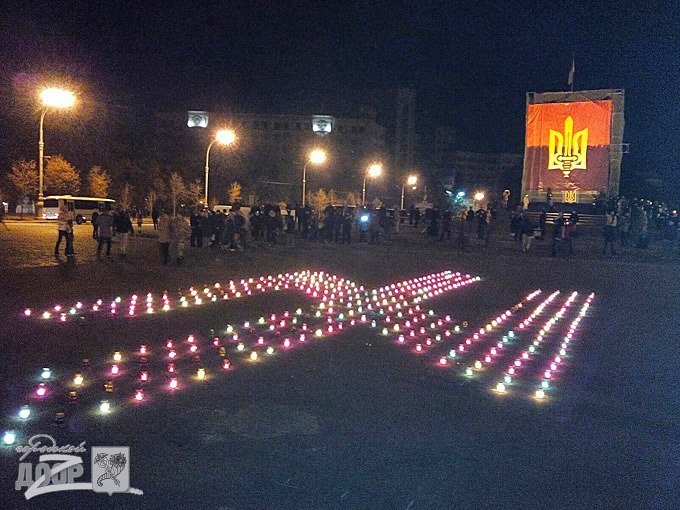 Нацисты, покрытые свастиками, воюют в АТО, спокойно рассказали у Коломойского