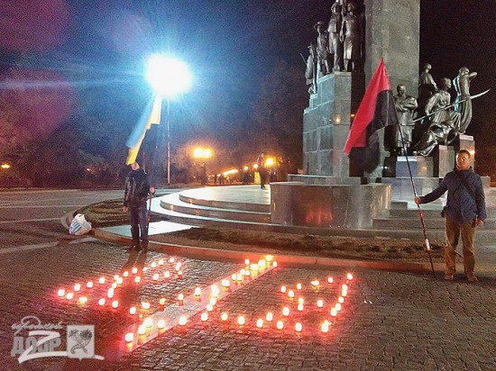 В Харькове в день УПА выложили гигантскую свастику из лампадок