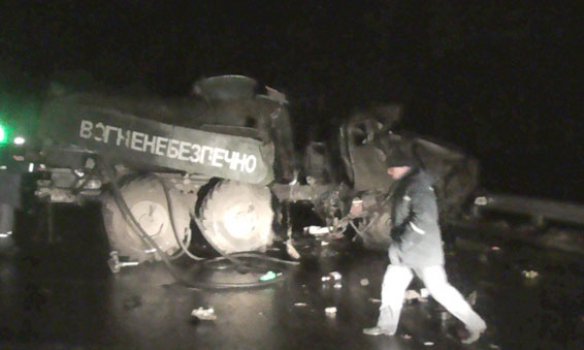 На трассе Киев — Харьков столкнулись военный «Урал» и тягач, погиб сержант ВСУ На трассе Киев — Харьков столкнулись военный «Урал» и тягач, погиб сержант ВСУ