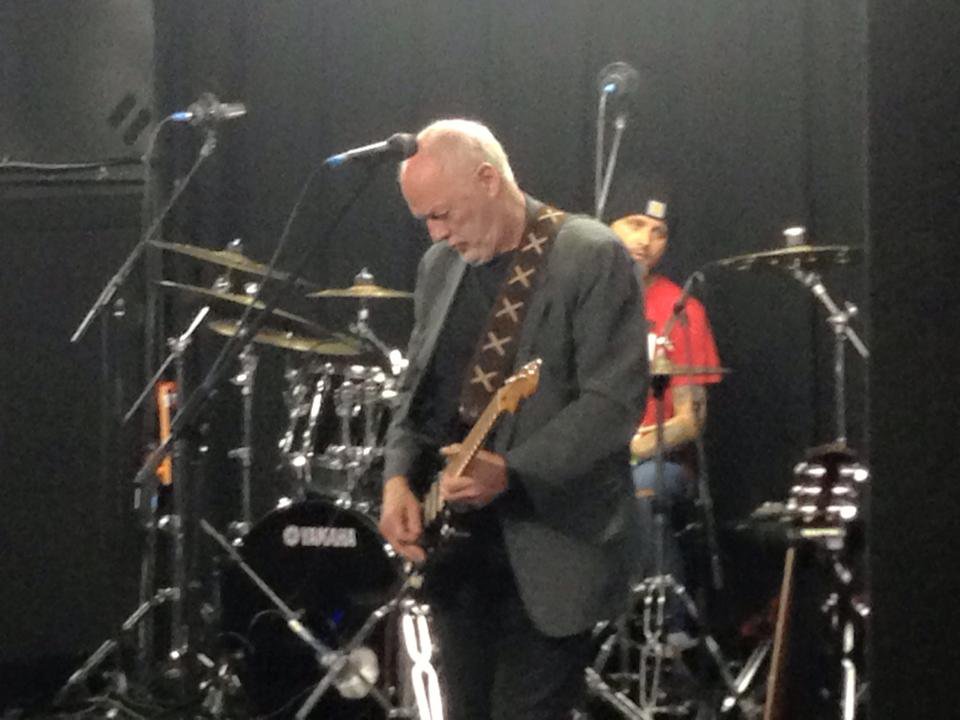 Лидер Pink Floyd посвятил песню Небесной Сотне