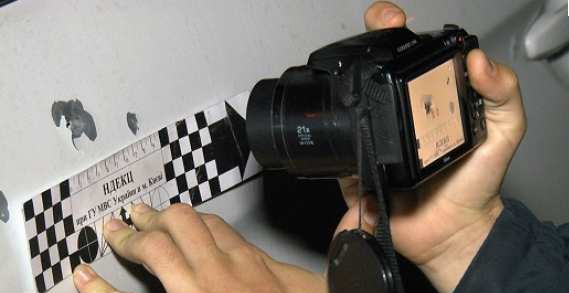 Будни европейской столицы: в Киеве взорвали гранату, повреждены несколько машин Будни европейской столицы: в Киеве взорвали гранату, повреждены несколько машин