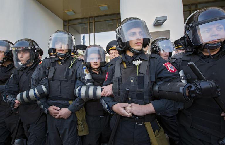 США и ЕС «зачищают» Молдавию США и ЕС «зачищают» Молдавию