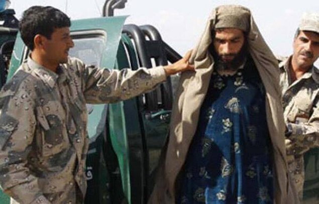 Террористы ИГ начали примерять лифчики Террористы ИГ начали примерять лифчики