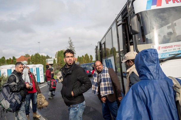 Итоги 17 октября: авария катера под Одессой, нарушение перемирия в Донбассе Итоги 17 октября: авария катера под Одессой, нарушение перемирия в Донбассе