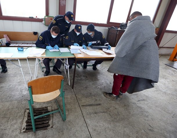 Итоги 17 октября: авария катера под Одессой, нарушение перемирия в Донбассе Итоги 17 октября: авария катера под Одессой, нарушение перемирия в Донбассе