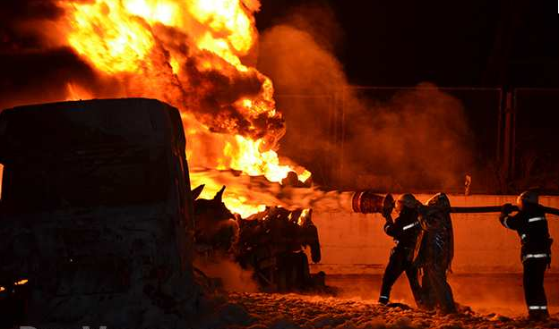 На Киевщине взорвался буксирный теплоход На Киевщине взорвался буксирный теплоход