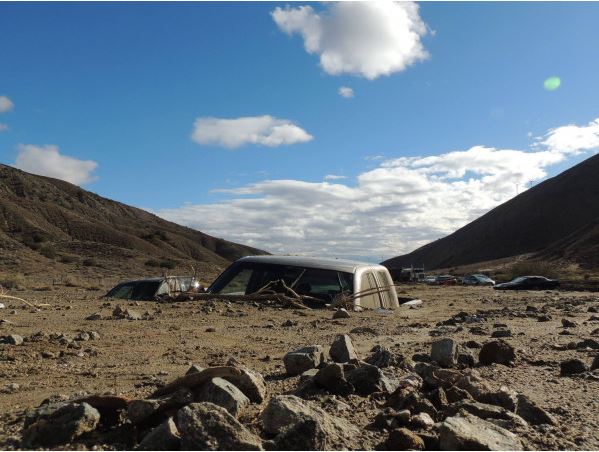 Ливневые дожди вызвали оползни и подтопления в Калифорнии