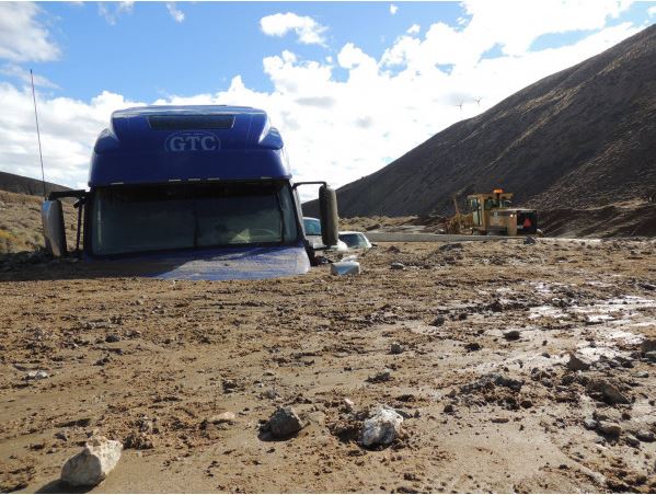 Ливневые дожди вызвали оползни и подтопления в Калифорнии