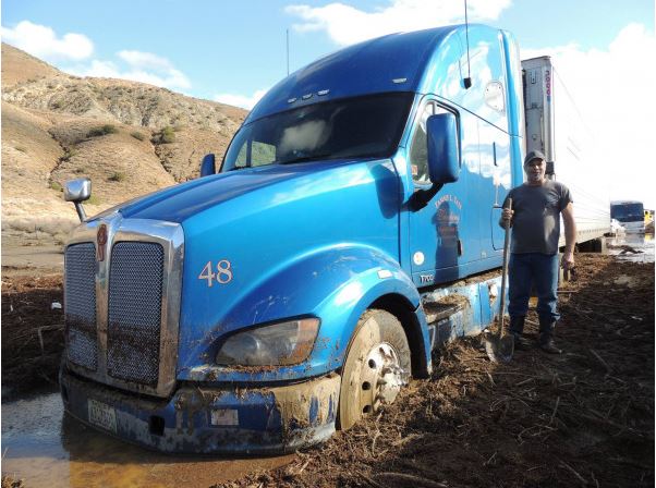 Ливневые дожди вызвали оползни и подтопления в Калифорнии