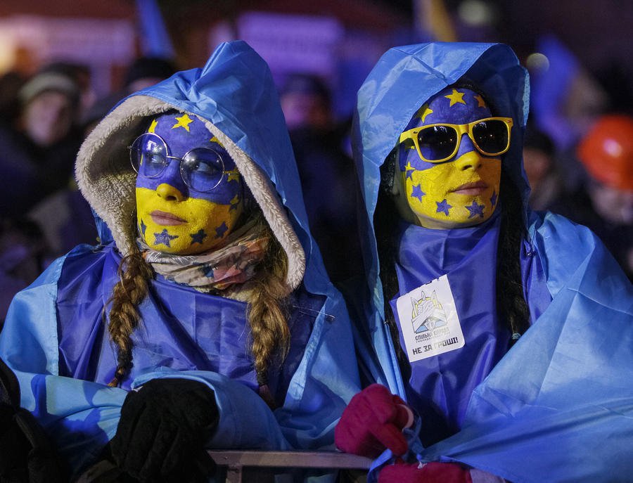 Жители Нидерландов собирают подписи против ассоциации Украины с ЕС Жители Нидерландов собирают подписи против ассоциации Украины с ЕС