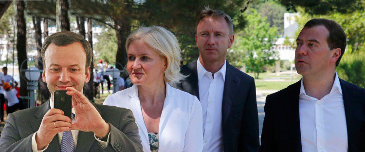 Хроника пикирующего правительства – инвестиции или идиотизм? Хроника пикирующего правительства – инвестиции или идиотизм?