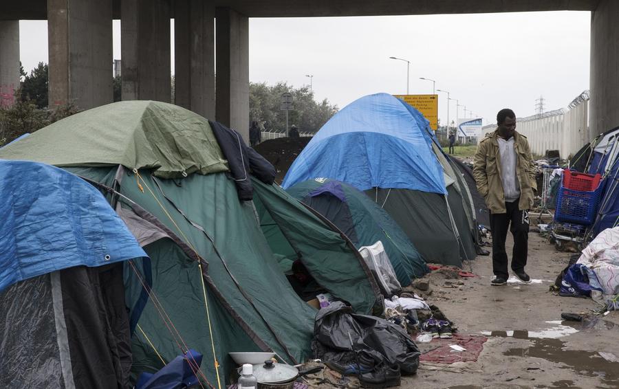 Фотографии разрастающегося поселения беженцев во Франции потрясли мир