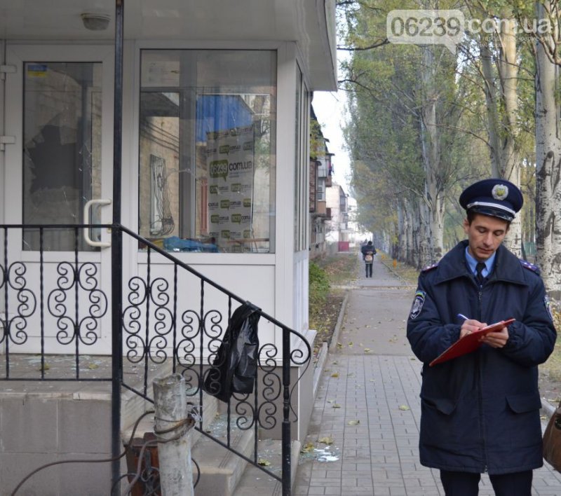 В Красноармейске в редакцию сайта 06239 подбросили оскверненный флаг Украины В Красноармейске в редакцию сайта 06239 подбросили оскверненный флаг Украины