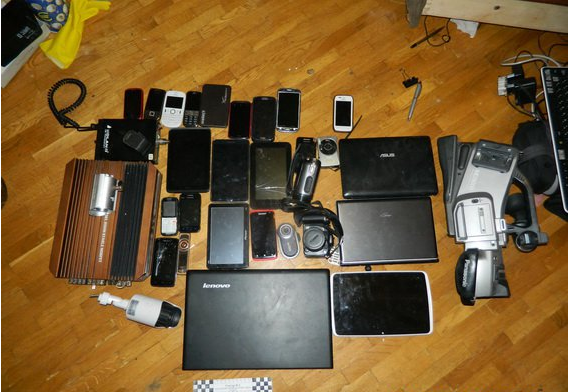 Киевлянке возлюбленный подарил гранату и дымовую шашку Киевлянке возлюбленный подарил гранату и дымовую шашку