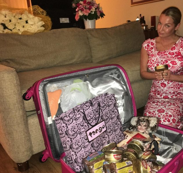 Волочкову задержали в турецком аэропорту с чемоданом кильки Волочкову задержали в турецком аэропорту с чемоданом кильки