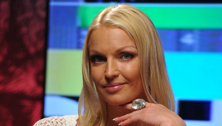 Волочкову задержали в турецком аэропорту с чемоданом кильки Волочкову задержали в турецком аэропорту с чемоданом кильки