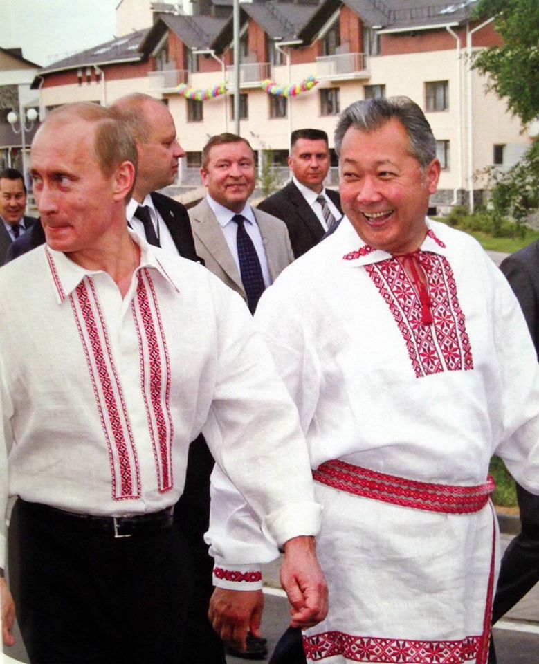 Путин в вышиванке — страшный сон свидомых Путин в вышиванке — страшный сон свидомых